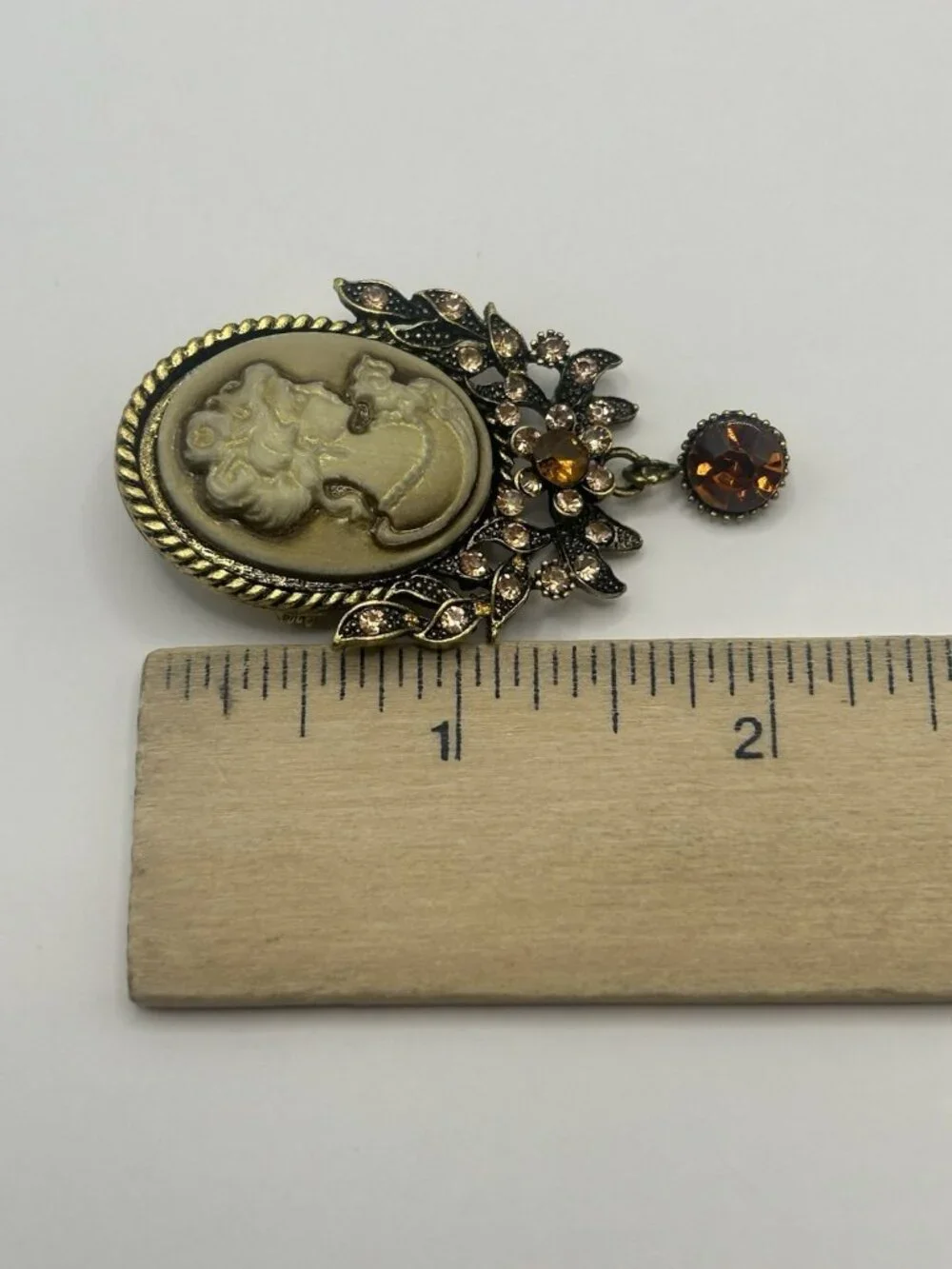 Vintage Style Cameo Brooch Gold Tone Rhinestone Dangle Costume Jewelry